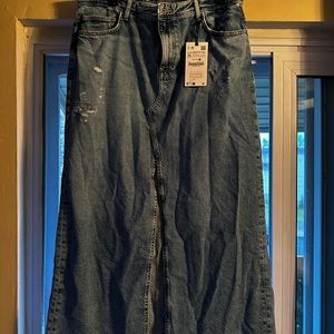 Zara jean skirt, denim size XL brand new